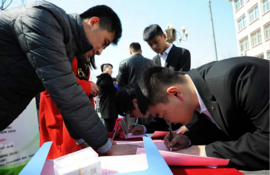 又雙叒叕上央視，看新華互聯(lián)網(wǎng)科技助力中國職教夢！