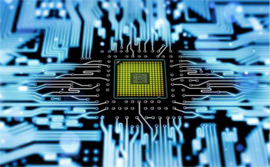 是誰造成了中國的“無芯”之失？