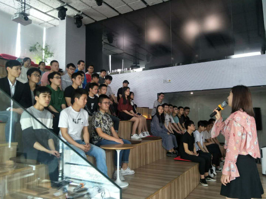 四川新華畢業(yè)生51VR游學(xué)活動(dòng)順利開展