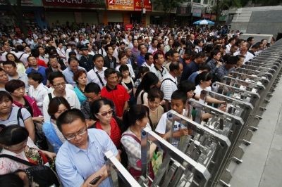 高考倒計時！莫言送考：這里從來都不是一個人的戰(zhàn)場