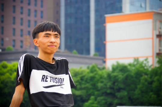 愿時(shí)光荏苒，一路向陽(yáng)