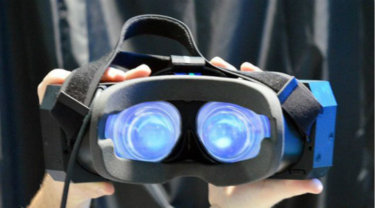 如果你想玩VR你是買回家玩還是去線下VR體驗(yàn)館加盟店玩呢？