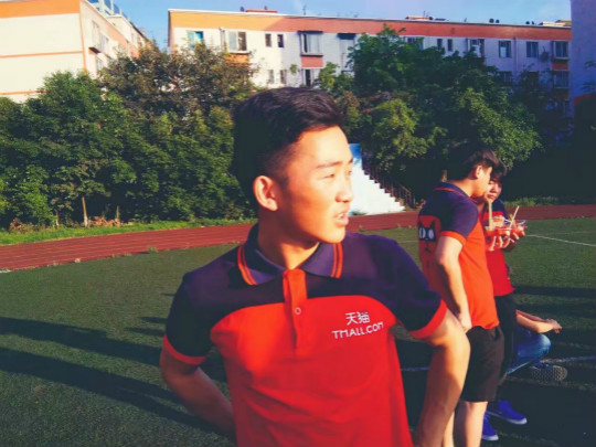 他用前半生讀懂了我，我用后半生贈你們歲月靜好