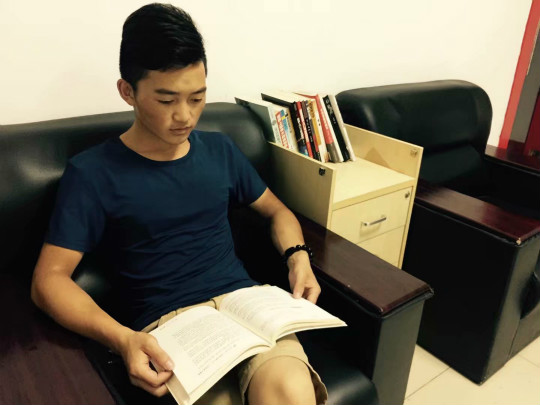 他用前半生讀懂了我，我用后半生贈你們歲月靜好