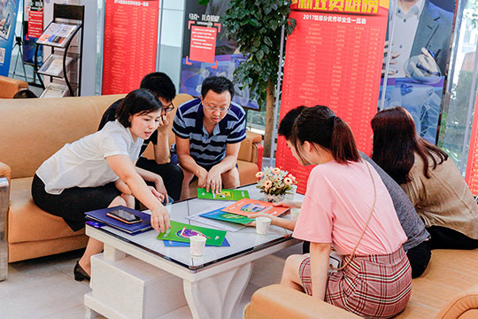 四川新華秋招火爆進(jìn)行中，每個(gè)孩子的夢(mèng)想都值得被善待