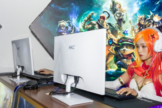 四川新華電競專業(yè)正式開館 英雄聯(lián)盟聯(lián)誼賽奏響最強(qiáng)音