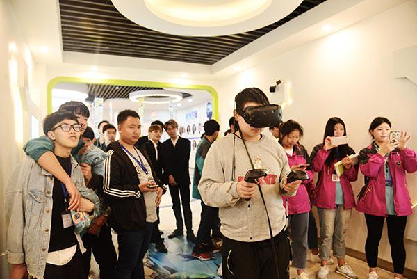 首批95后畢業(yè)生薪資到手五千多 IT收入高 是什么拉大了收入差距？