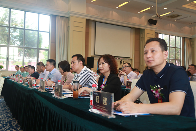 培養(yǎng)農(nóng)村電商人才，助力鄉(xiāng)村經(jīng)濟振興