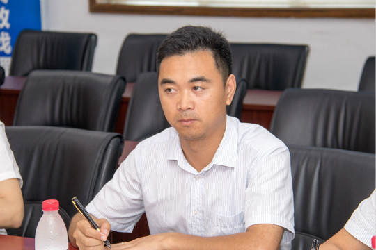 熱烈歡迎國開區(qū)四川省網(wǎng)商總部經(jīng)濟產(chǎn)業(yè)園領(lǐng)導(dǎo)蒞臨四川新華