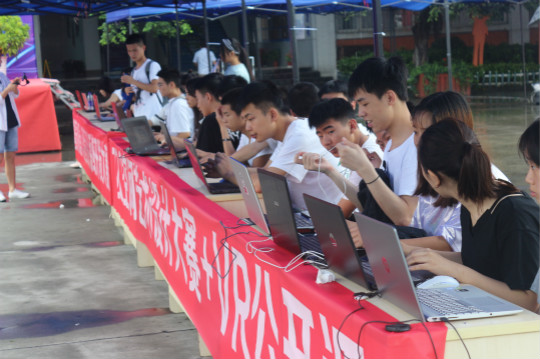 2018四川新華世界青年技能日系列活動引學(xué)生參與熱潮