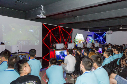 電子競技行業(yè)分析