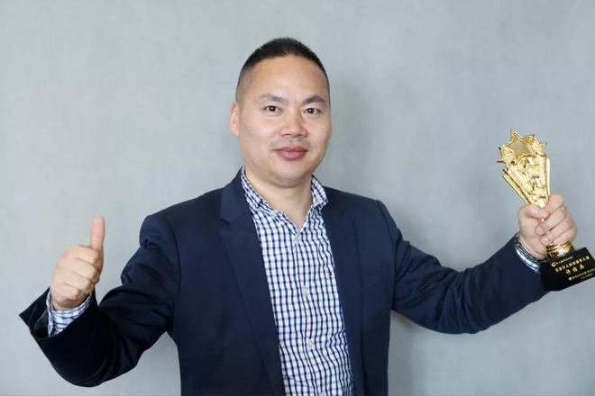 新華教育集團常務(wù)副總裁許紹兵接受新浪網(wǎng)專訪