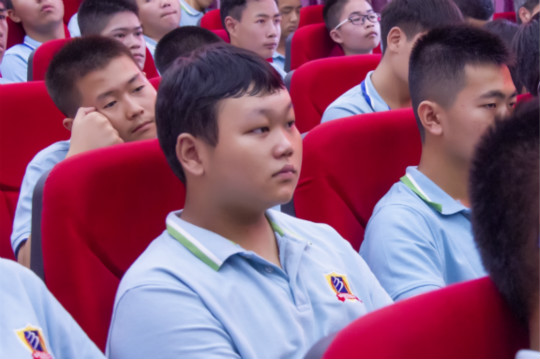 老師來了——VIP講師為新華學子帶來設(shè)計的第一堂課