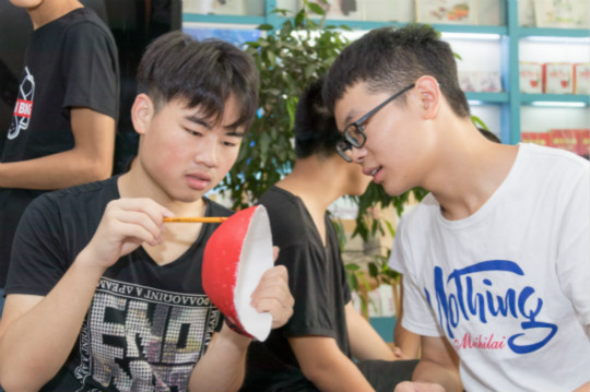 魅力面具 青春正好—四川新華面具彩繪大賽high！high！high！