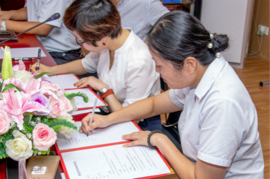 恭喜四川新華·帆攝影精英定向班簽約成功！校企合作再上新臺(tái)階！