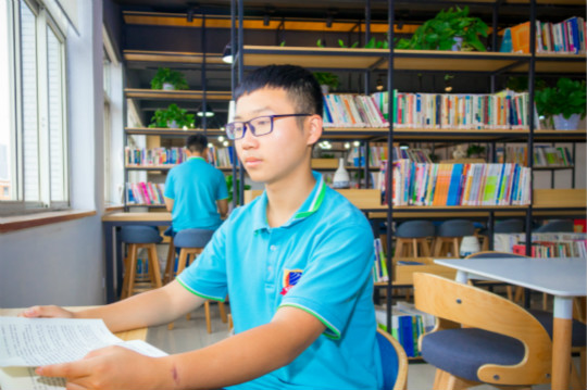 人生只有兩季：奮斗是旺季，懈怠是淡季