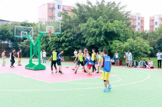 完美收官！四川新華籃球賽火力全開 決賽現(xiàn)場(chǎng)上演強(qiáng)強(qiáng)對(duì)決！