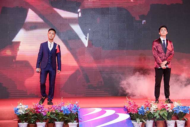 “慶國慶·迎新生”暨四川新華2018年秋季開學(xué)典禮圓滿落幕