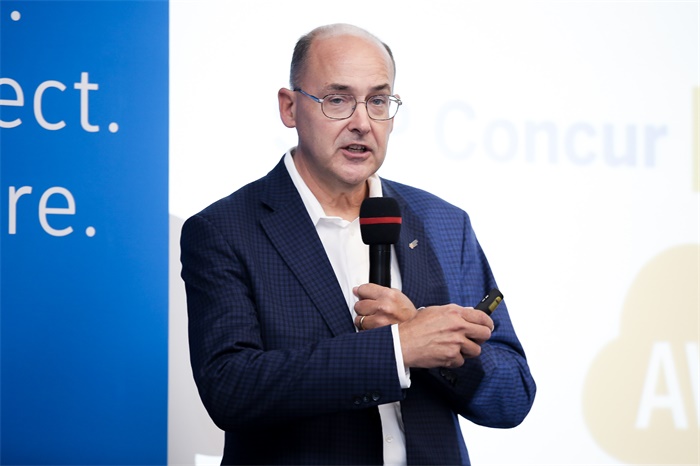 新華出席2018年ACAA教育峰會(huì)，并榮獲“精誠合作獎(jiǎng)”