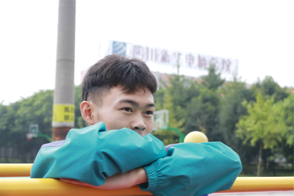 爸媽，請(qǐng)?jiān)俣嘟o我一點(diǎn)時(shí)間——追夢(mèng)路上 從未止步