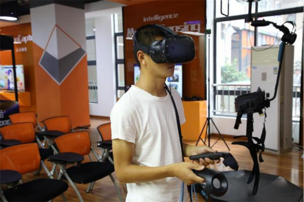 國家扶貧日?新華公益進(jìn)行時(shí)，助力學(xué)子夢想起航