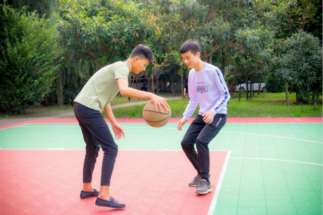 心中有夢，腳下有路，唯有行動方能抵達