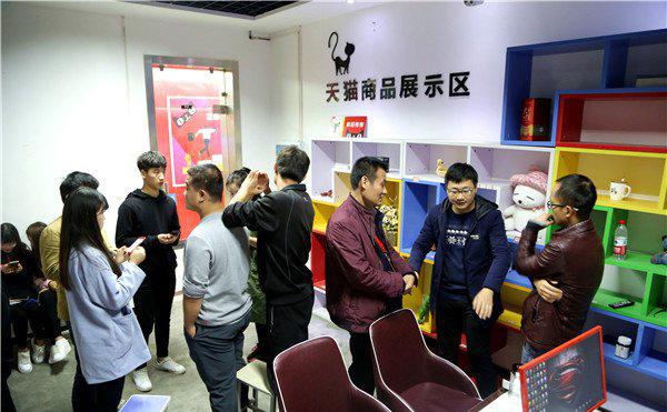 新華雙11 全球狂歡節(jié)，因為專業(yè) 所以出色！