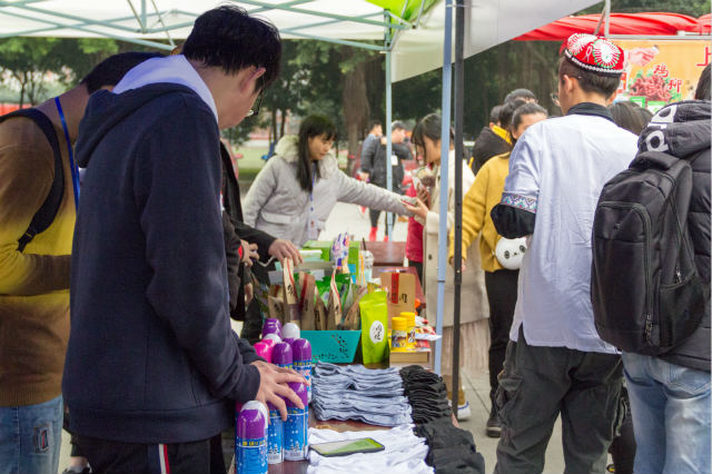 越專業(yè)越出色|四川新華電腦學(xué)院雙十一校內(nèi)展賣會(huì)活力全開