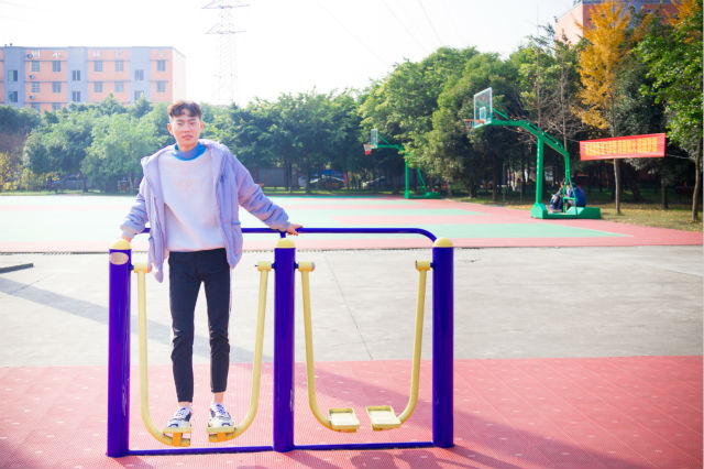 一見鐘情的電競見之不忘，思之如狂