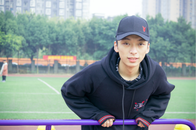 頂著家人反對，我毅然決然選擇了電競專業(yè)