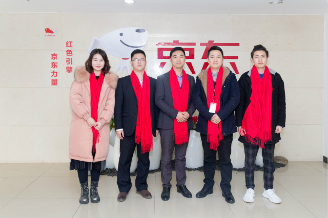 四川新華走進企業(yè) 畢業(yè)生暖心慰問回訪