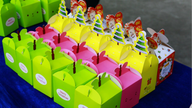 四川新華圣誕狂歡活動(dòng)，600斤蘋果大派送