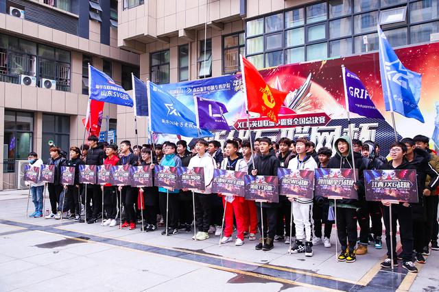 理實(shí)結(jié)合，新華學(xué)子展現(xiàn)專業(yè)電競(jìng)風(fēng)采！