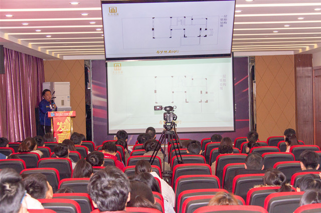 名企大咖新華行之“做合格的設計師，你！準備好了嗎？”