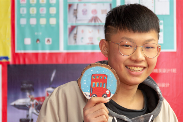 我想高薪就業(yè)，零基礎(chǔ)的初中生現(xiàn)在學(xué)還晚不晚？