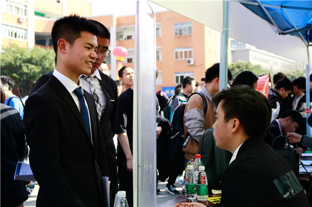 2019四川新華春季畢業(yè)生供不應(yīng)求，逆襲史上最難就業(yè)季節(jié)