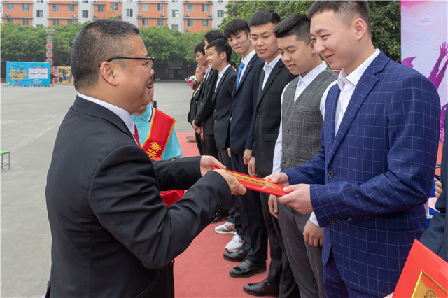 新華畢業(yè)季，明媚不憂傷