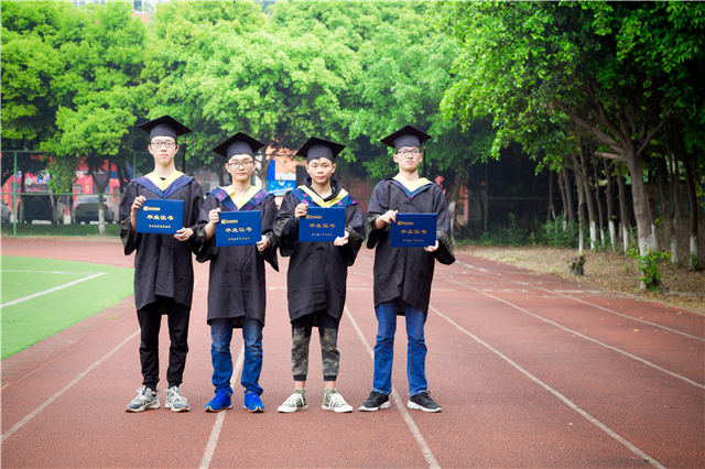 最美畢業(yè)季|此去繁花似錦，歸來仍是少年！