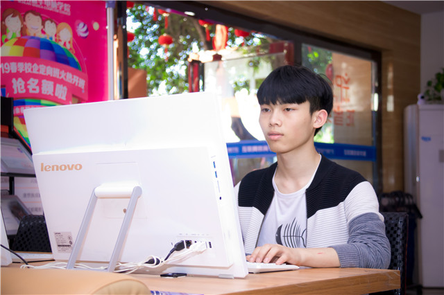 誰(shuí)說(shuō)熱愛(ài)游戲動(dòng)漫不能青春熱血？