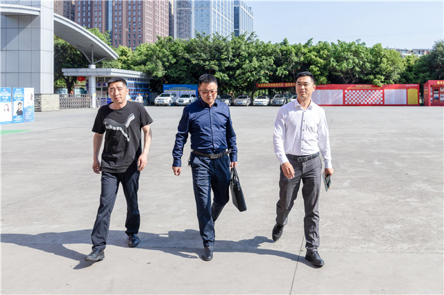 堅(jiān)定信念跟黨走  脫貧致富奔小康