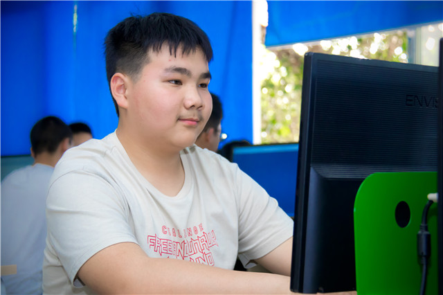 初中輟學(xué)，沒有技術(shù)怎么辦？選對專業(yè)很重要！