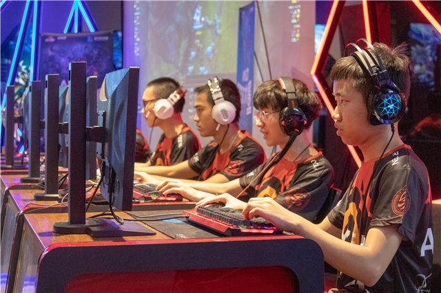 EEST《英雄聯(lián)盟》全國競技大賽成都站，冠軍花落誰家？