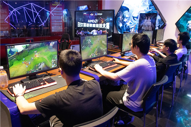 EEST《英雄聯(lián)盟》全國競技大賽成都站，冠軍花落誰家？