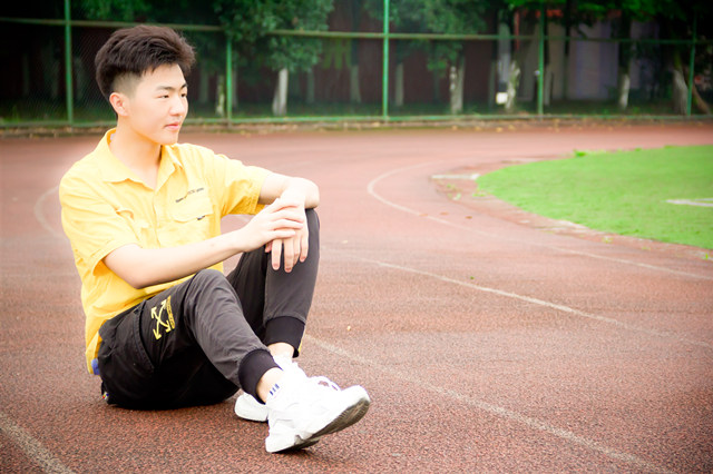 讀萬卷書不如行萬里路，行萬里路不如名師指路