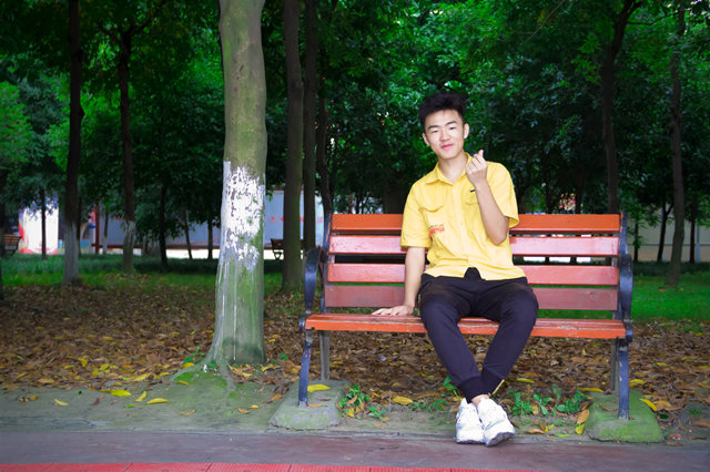 讀萬卷書不如行萬里路，行萬里路不如名師指路