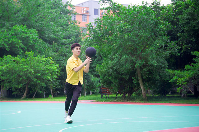 讀萬卷書不如行萬里路，行萬里路不如名師指路