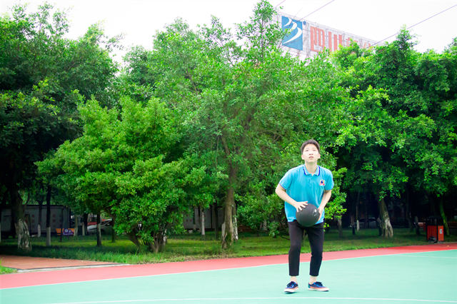 高中畢業(yè)學(xué)什么有前途？做互聯(lián)網(wǎng)時代的白領(lǐng)！