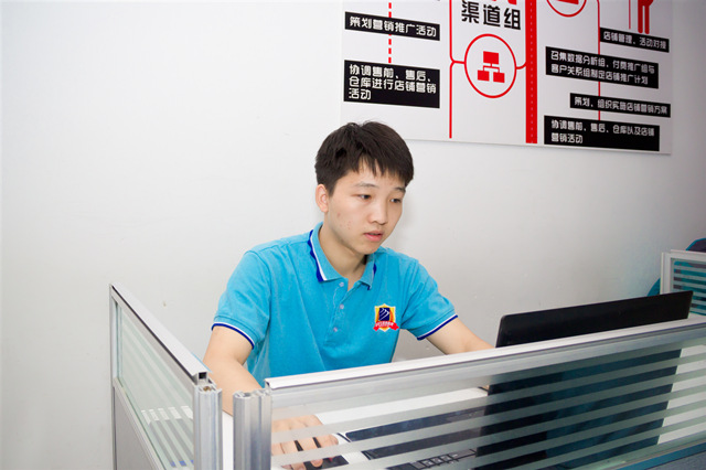 高中畢業(yè)學(xué)什么有前途？做互聯(lián)網(wǎng)時代的白領(lǐng)！