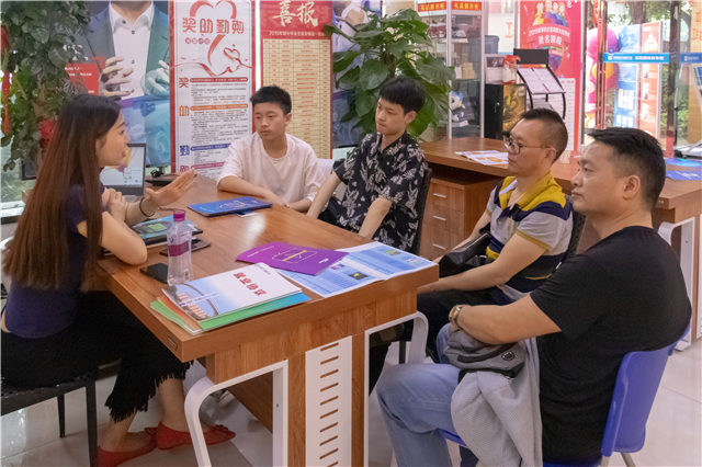 四川新華秋招火爆進行中，每個孩子的夢想都值得被善待