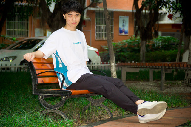 選擇一所好學(xué)校，選擇一個(gè)好未來(lái)！